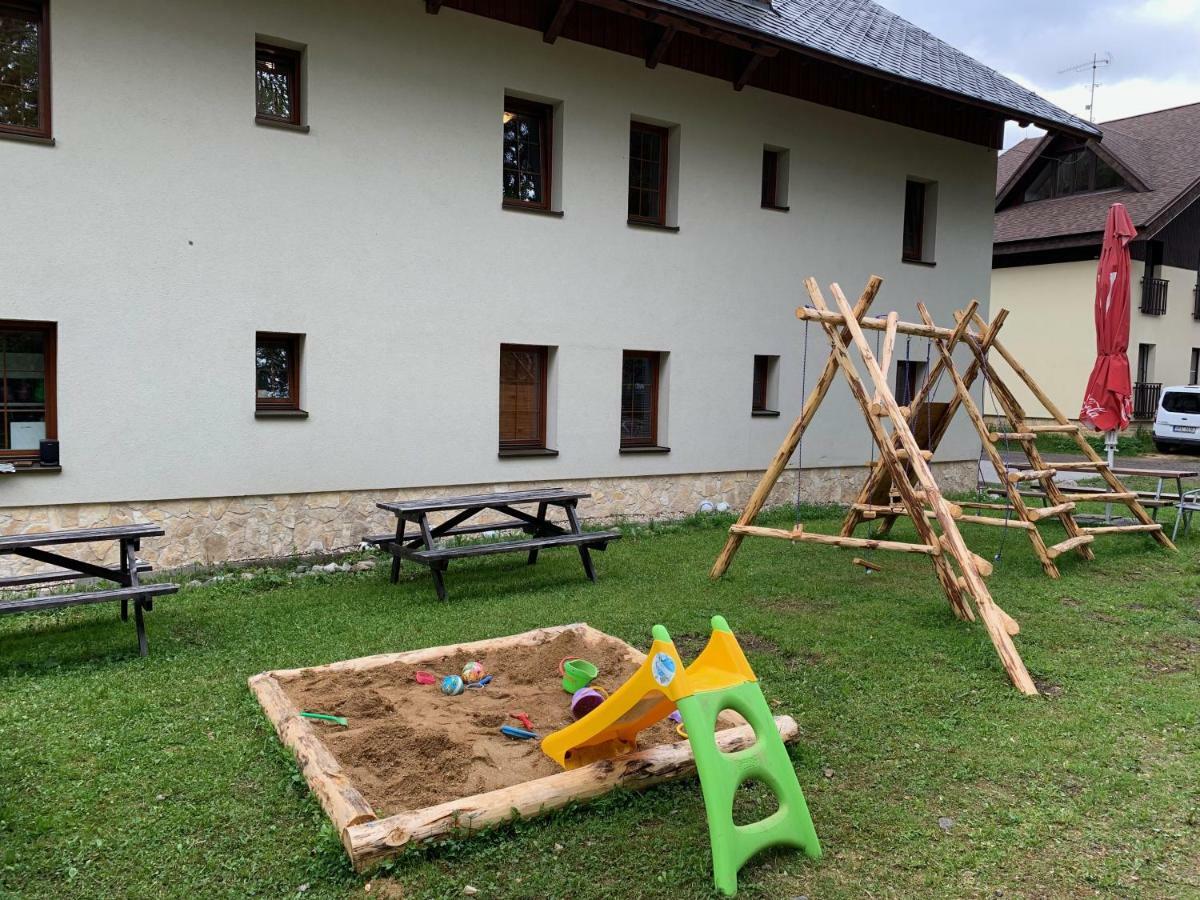 Hotel Penzion Sunski Harrachov Exterior foto