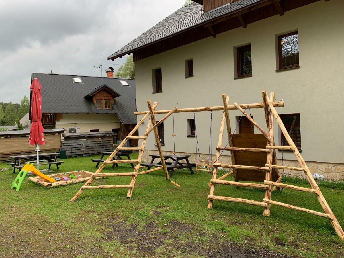 Hotel Penzion Sunski Harrachov Exterior foto